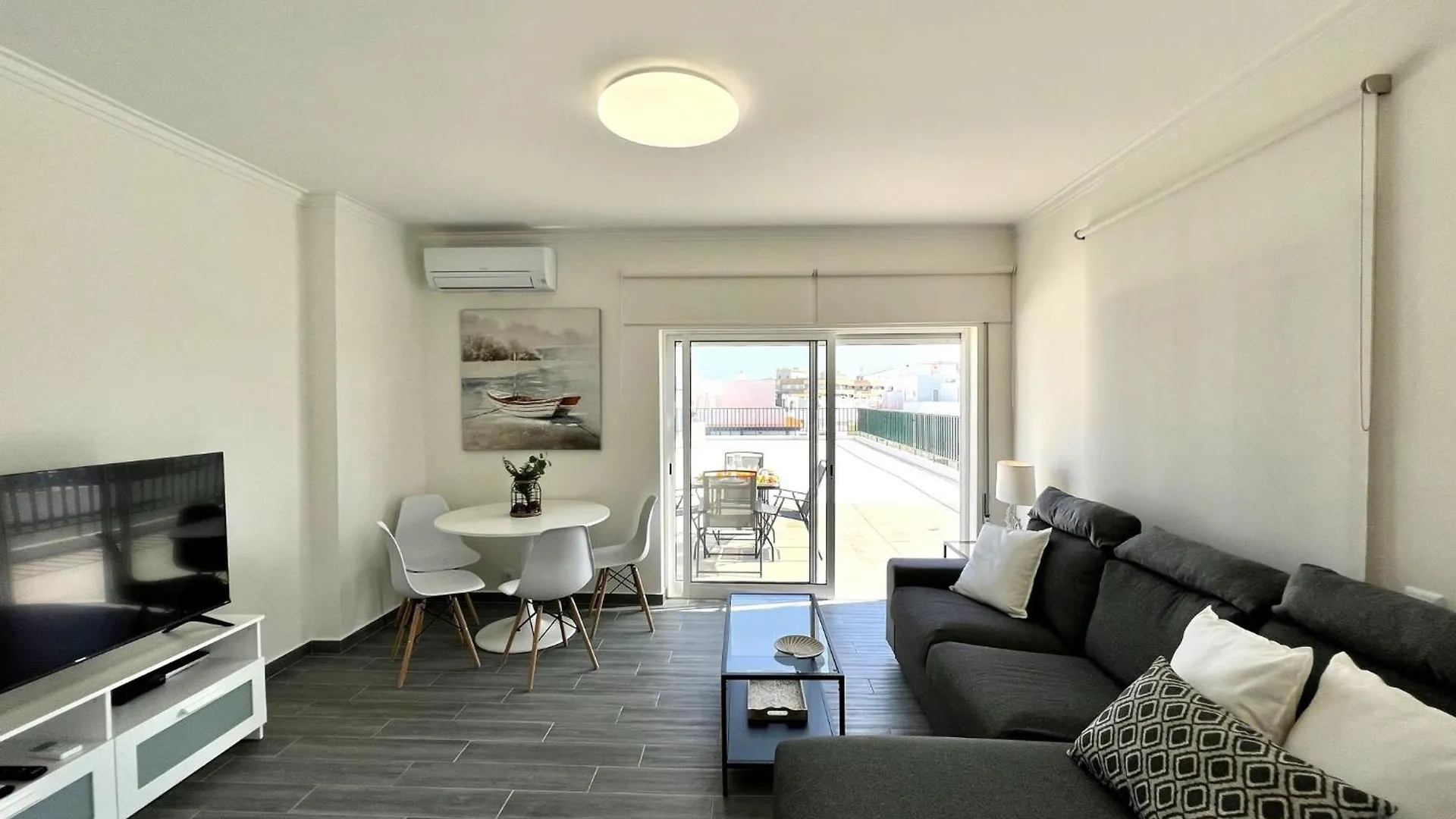 Quarteira Ocean Breeze 1 With Pool By Homing Apartment Portugal